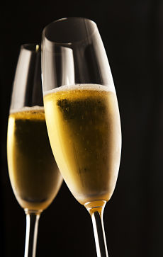 Sommelier Pete Holland Teaching Wine Intro Class, Bubbly Class at The Skillery